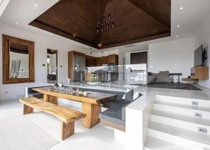 Villa, 4 Bedrooms | Interior