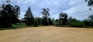 Property grounds - Bush getaway -technology free, soaking up the Aussie Bush (Crossroads)