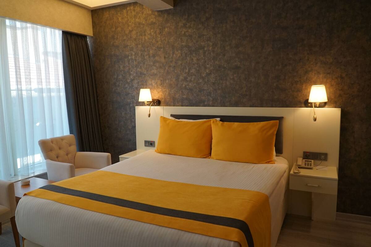 Phòng đôi Tiêu chuẩn, 1 giường cỡ queen | Bộ đồ giường cao cấp, minibar với thức ăn, đồ uống miễn phí 