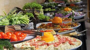 Free daily buffet breakfast