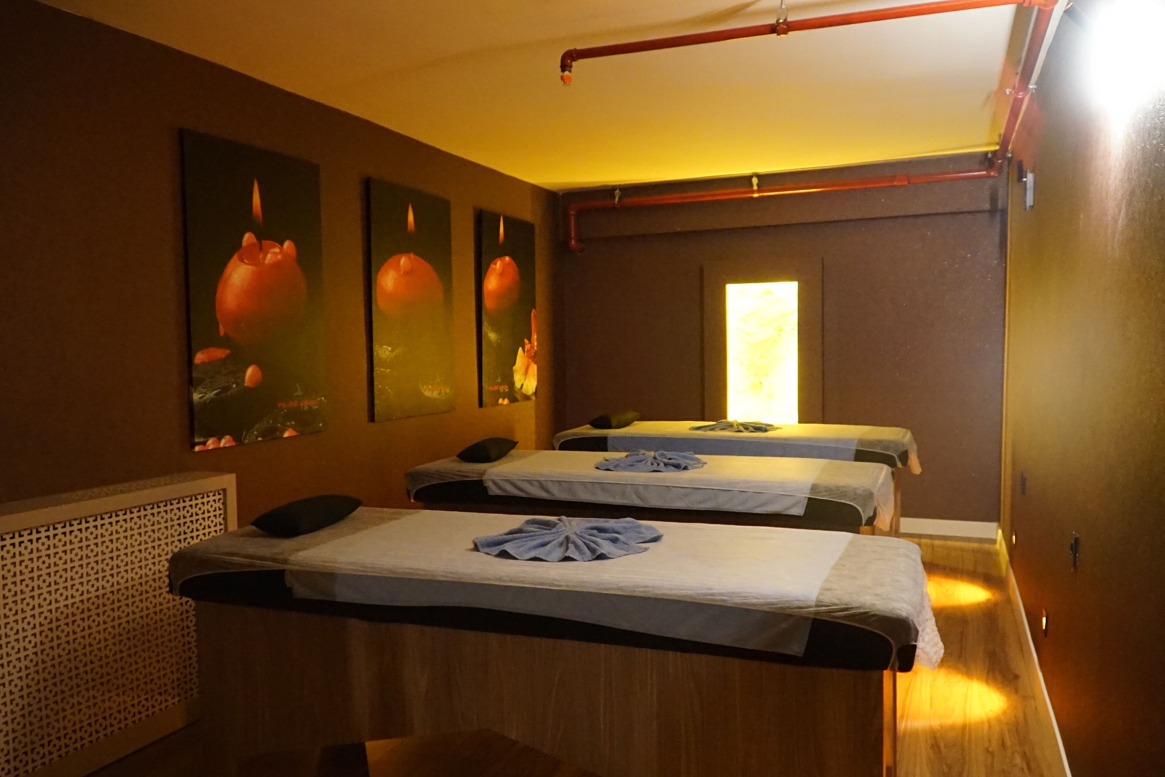 Couples treatment rooms, sauna, steam room, Swedish massages