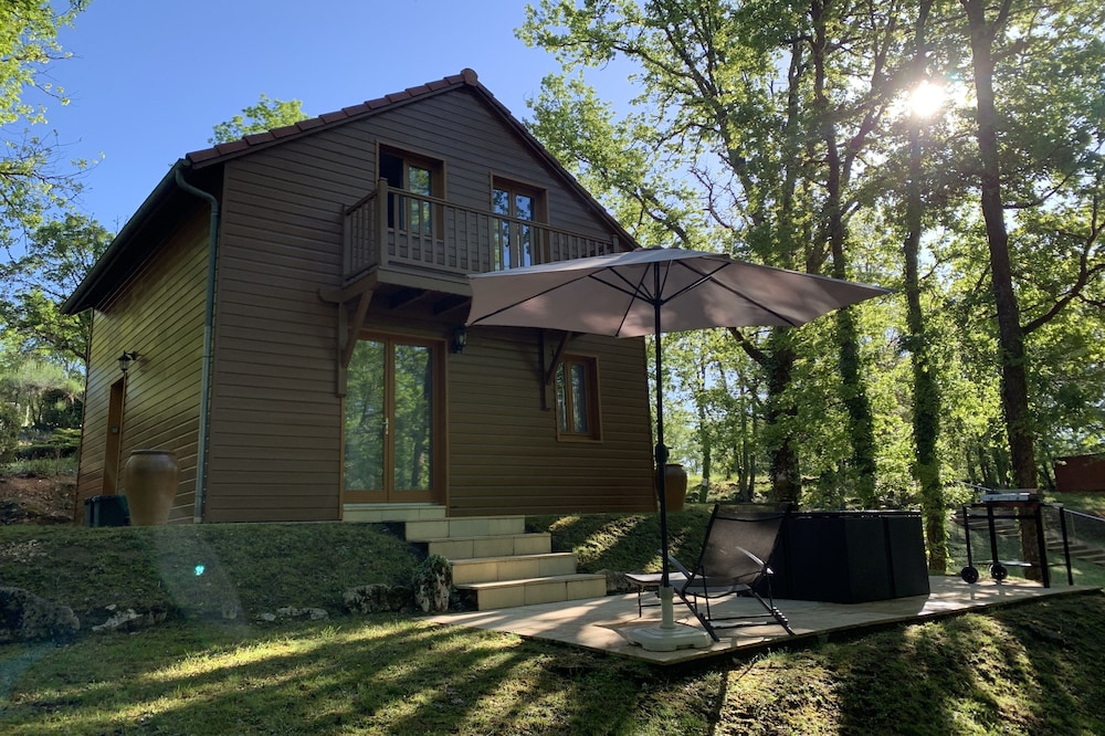 Fully equipped and renovated chalet near Souillac in the Dordogne