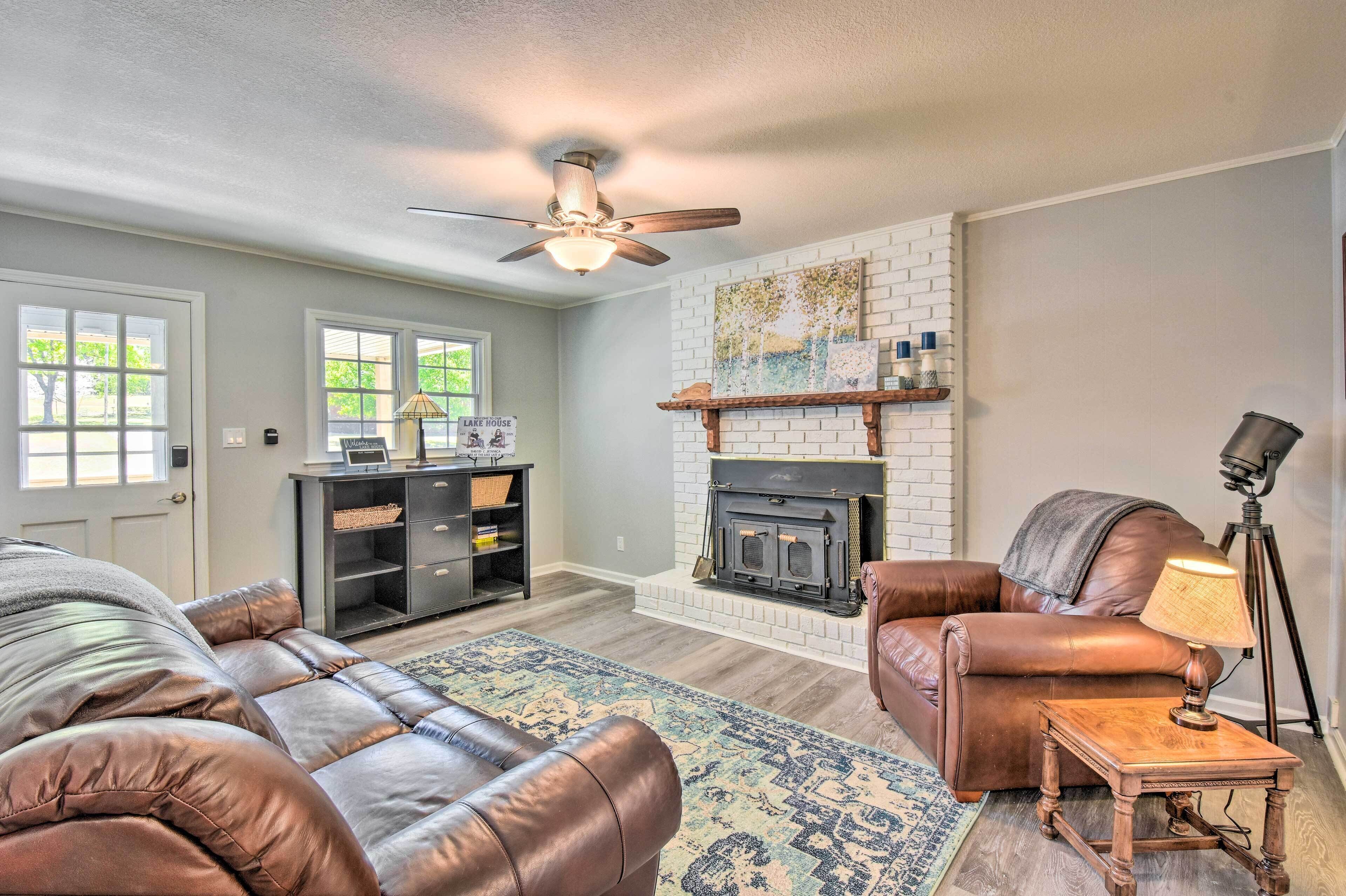 Georgia Getaway w/ 2-Story Dock By Lake Hartwell