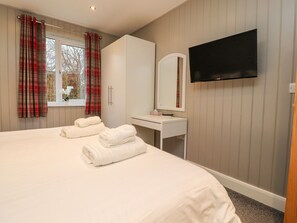 2 bedrooms, individually decorated, individually furnished, free WiFi