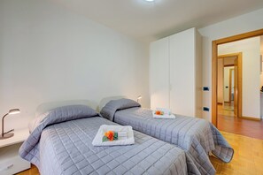 2 bedrooms, free WiFi, bed sheets - Casa Karin (Riva del Garda)