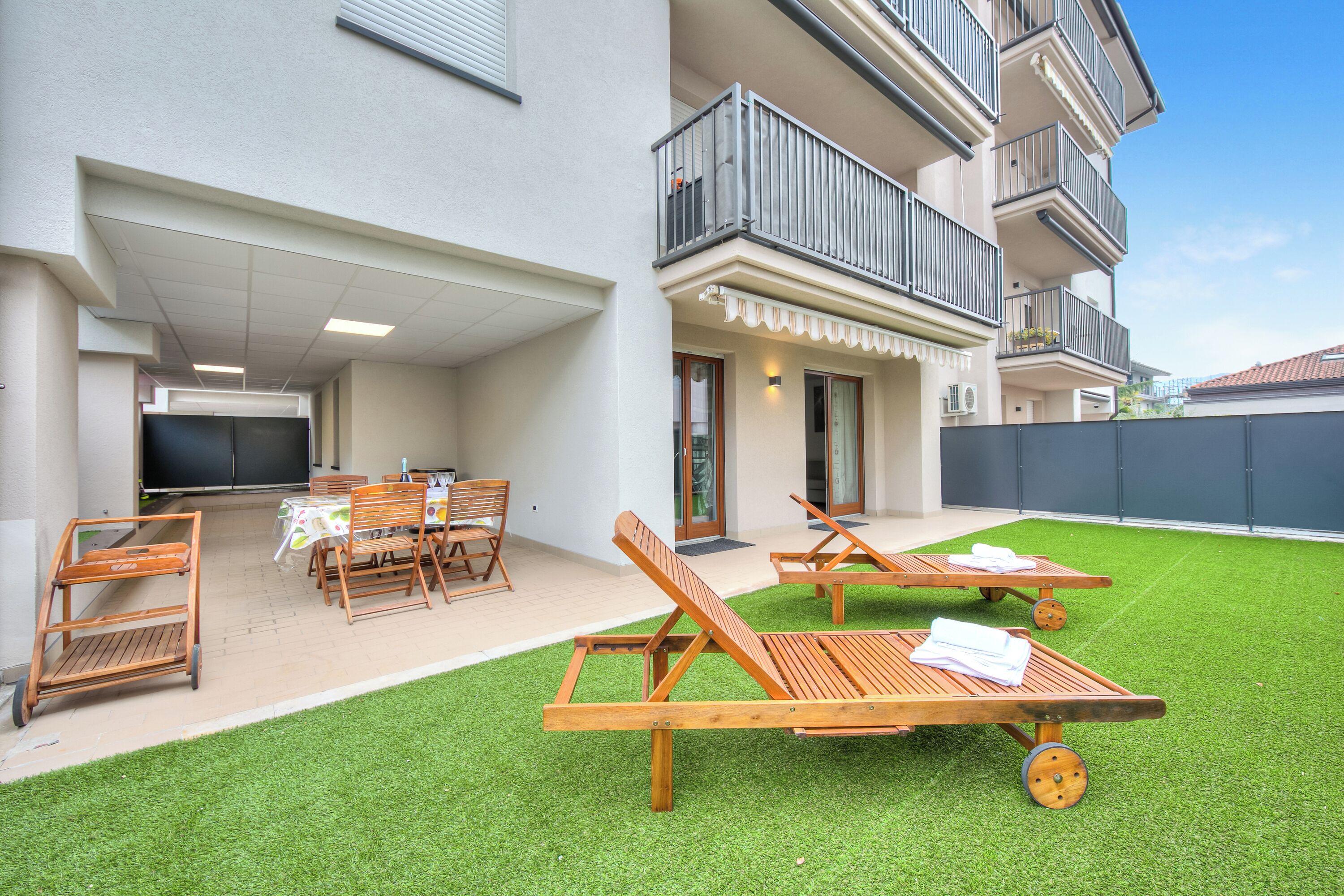 Familienapartment, Mehrere Schlafzimmer (Casa Karin) | Speisen im Freien