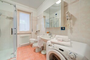 Bathroom - Casa Karin (Riva del Garda)