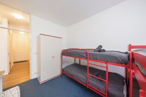 3 bedrooms, laptop workspace, free WiFi, bed sheets