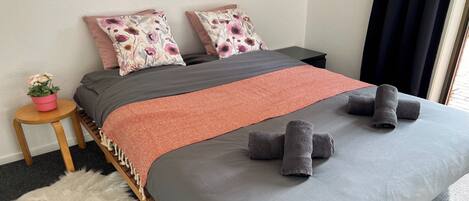 3 habitaciones, espacio para trabajar con laptop y wifi gratis