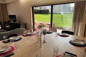Family Apartment, Multiple Bedrooms, 2 Bathrooms, Sea Facing (Westhinder 200m From Sea) | Dining