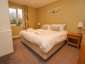 2 habitaciones, decoración personalizada y muebles diferentes