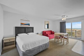 Iron/ironing board, free WiFi, bed sheets - The Beach House (Carolina Beach)