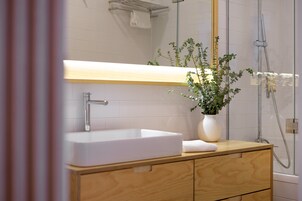 Apartamento exclusivo | Banheiro | Secador de cabelo, toalhas de banho, sabonete, shampoo