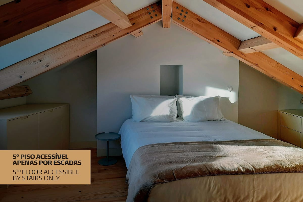 Two-Bedroom Apartment - 5th Floor | 3 bedrooms, hypo-allergenic bedding, in-room safe, desk