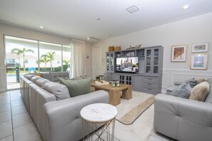 Smart TV, futbolito y tenis de mesa 