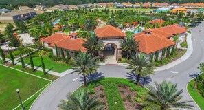 Exterior - Last Minute Disney Getaway! Villa with Private Pool & Hot Tub. Book Now! #65631 (Orlando)