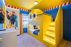 5 bedrooms, iron/ironing board, WiFi, bed sheets