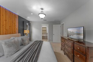 5 habitaciones, tabla de planchar con plancha, wifi y ropa de cama 