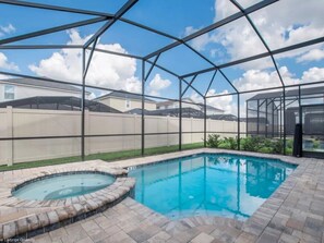 Beheizter Pool