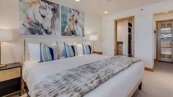 2 bedrooms, iron/ironing board, travel crib, free WiFi