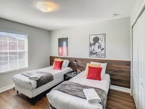 4 Schlafzimmer, Bügeleisen/Bügelbrett, WLAN, Bettwäsche