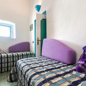 9 Schlafzimmer, Schreibtisch, Bügeleisen/Bügelbrett, WLAN