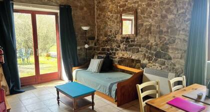 Gite Chouette, Maison chaleureuse dans un cadre verdoyant