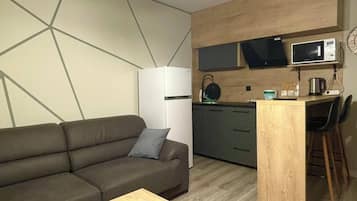 手提電腦工作空間、免費 Wi-Fi、床單