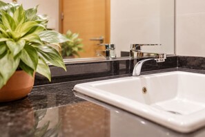 Bathroom - Sweett | Eixample 4C (Barcelona)