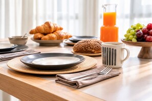 Breakfast meal - Sweett | Eixample 4D (Barcelona)