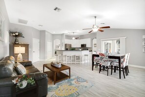 Smart TV, fireplace, foosball, books - Luxury Pool Home - Family Retreat Cape Coral 4BR (Cape Coral)