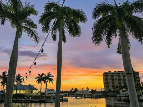 Luxury Pool Home - Family Retreat Cape Coral 4BR