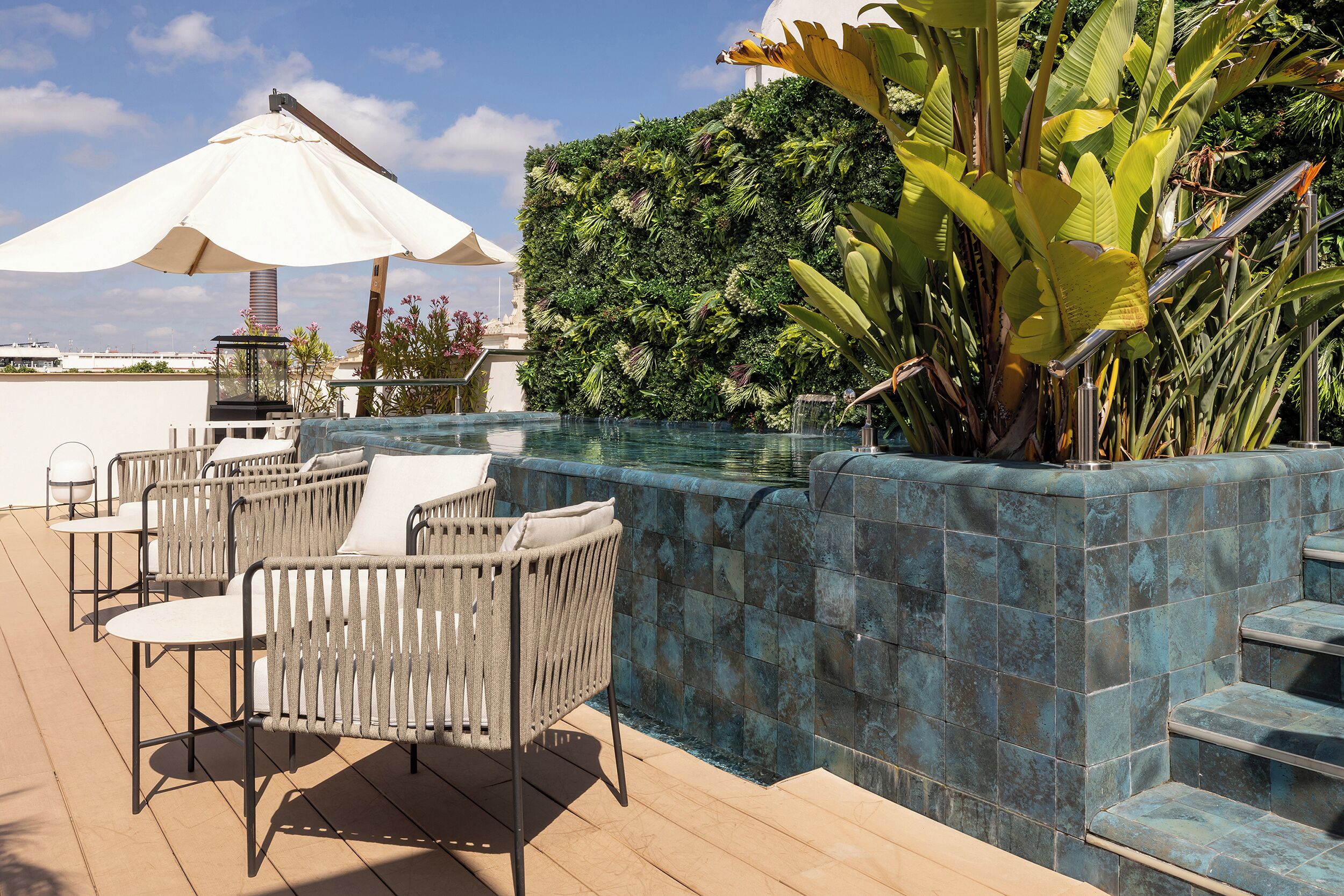 Photo - Mercer Plaza Sevilla 5 GL