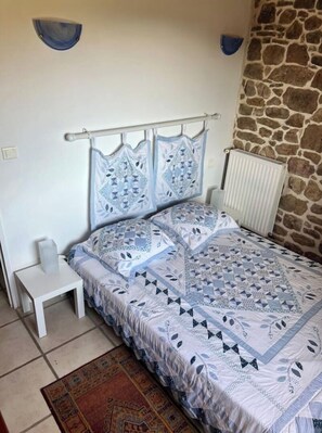 1 chambre, fer et planche à repasser, Wi-Fi gratuit