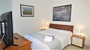 2 bedrooms, bed sheets
