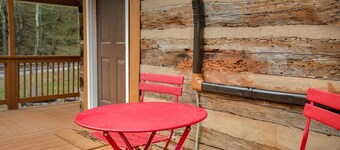 Creekside Cabin w Hot Tub, Fire Pit, Deck & Grill!