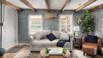 Fernseher, Bücher, Stereoanlage