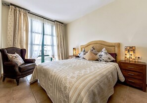 3 bedrooms, desk, iron/ironing board, travel cot