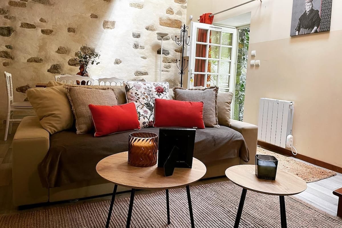 Apartment, 2 Bedrooms, Garden View | Living area | TV