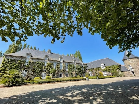 Exterior. Manoir de la Bégaudière