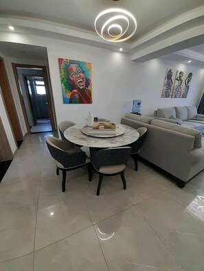Apartment | Dining