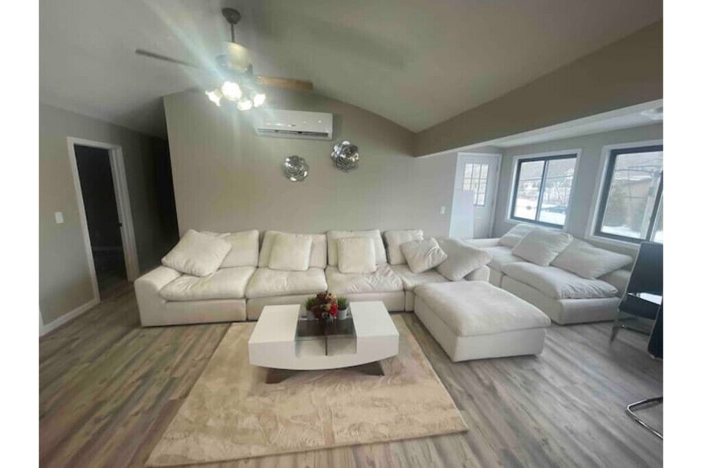 Brand New Modern stay in Harvy Lake PA