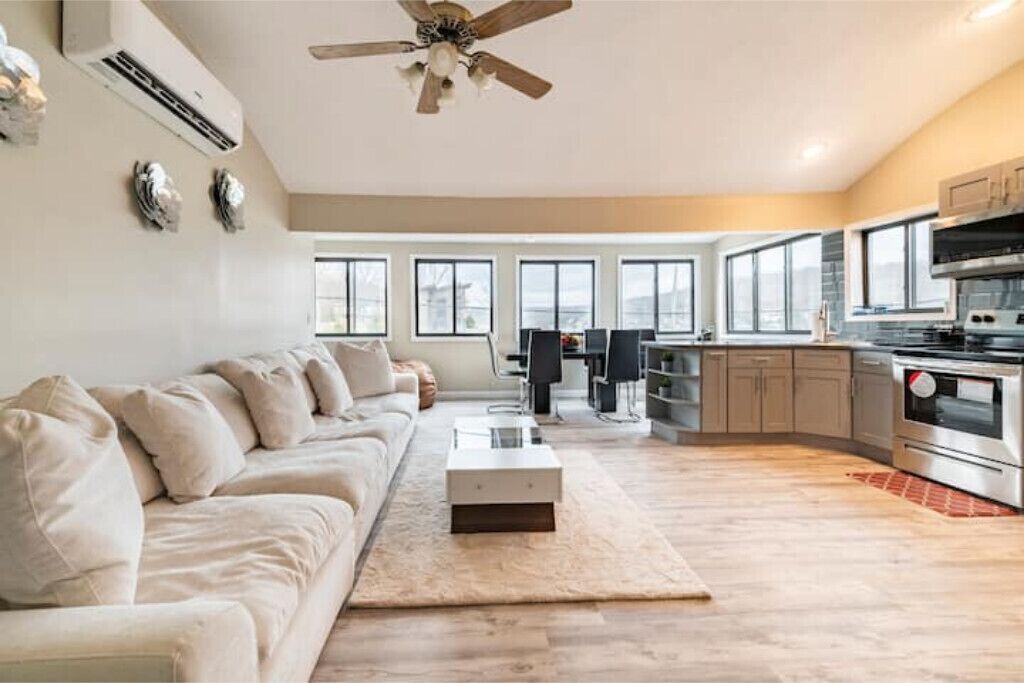 Brand New Modern stay in Harvy Lake PA