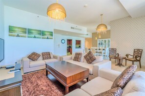 Appartement (4 Bedrooms) | Woonruimte | Boeken