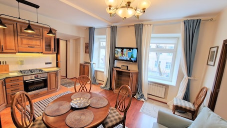 1 habitación, decoración personalizada y muebles diferentes