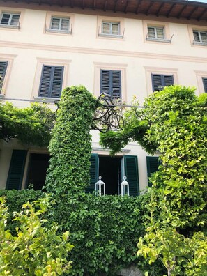 Exterior detail - Palazzo Rosati 1701 - Charming on Lake Como (Bonzanigo)