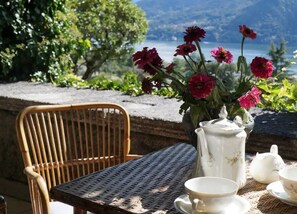 Outdoor dining - Palazzo Rosati 1701 - Charming on Lake Como (Bonzanigo)