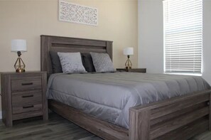 6 bedrooms, desk, iron/ironing board, free WiFi