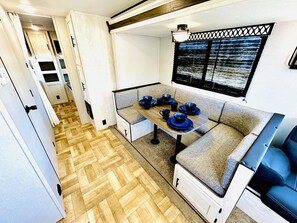 Family Mobile Home, 2 Bedrooms, Lake View | In-room dining - Oasis Lake Buchanan (Bluffton)