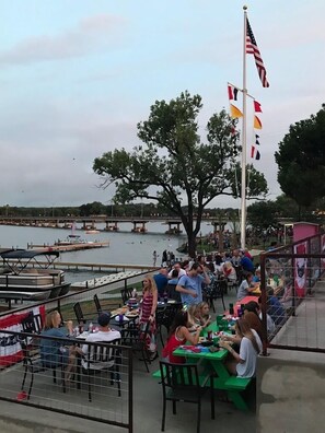 Point of interest - Oasis Lake Buchanan (Bluffton)